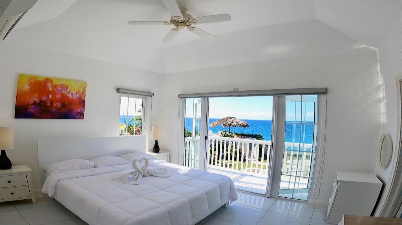 Stunning Ocean View Villa Негрил Екстериор снимка