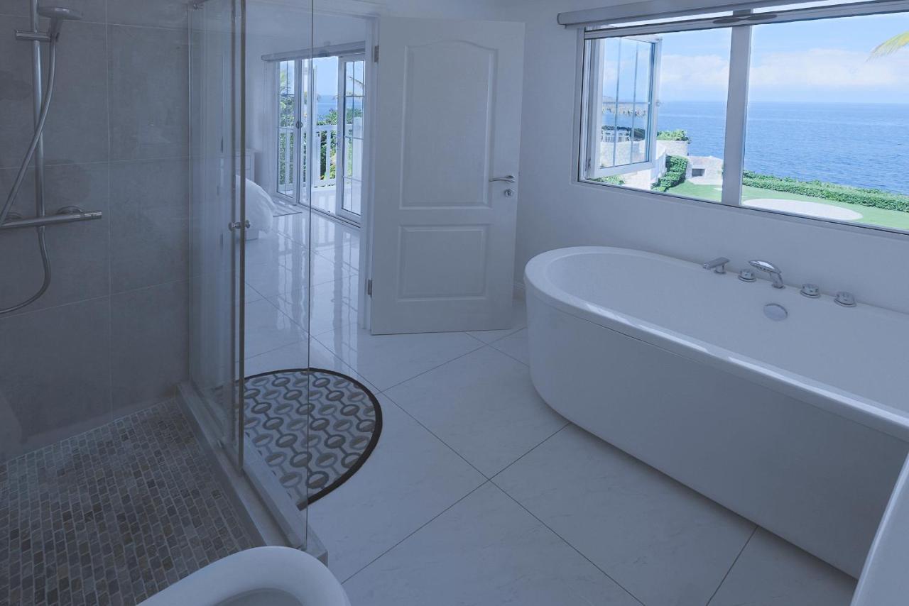 Stunning Ocean View Villa Негрил Екстериор снимка
