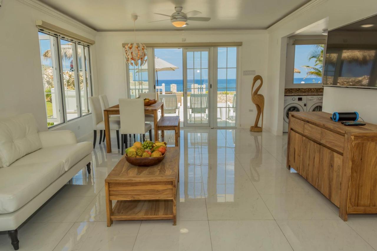 Stunning Ocean View Villa Негрил Екстериор снимка